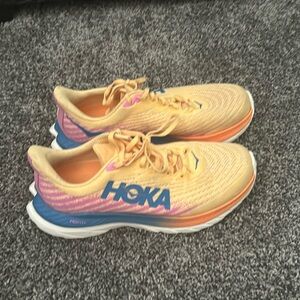 Hola Mach 5 size 8.5